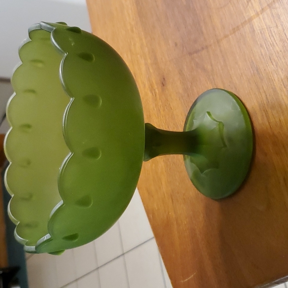CLEARANCE ***Vintage Indiana Glass Frosted Green Teardrop Pedestal Compote - Picture 1 of 2